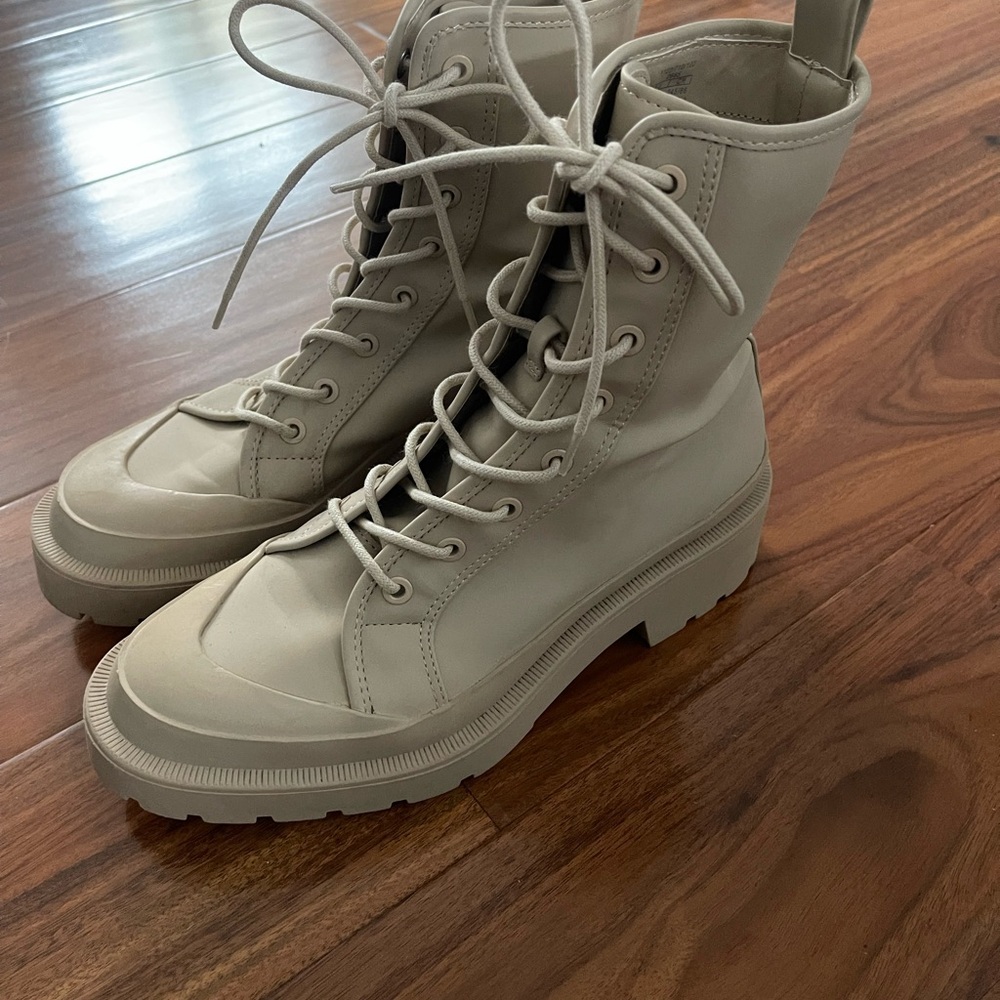 Zara Ankle platform combat boots beige size 7.5